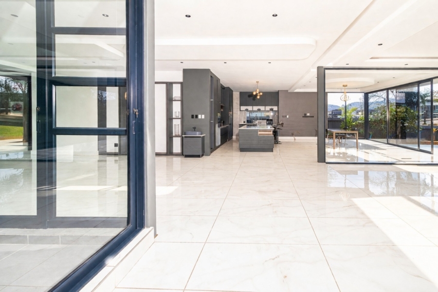 6 Bedroom Property for Sale in The Islands Estates North West